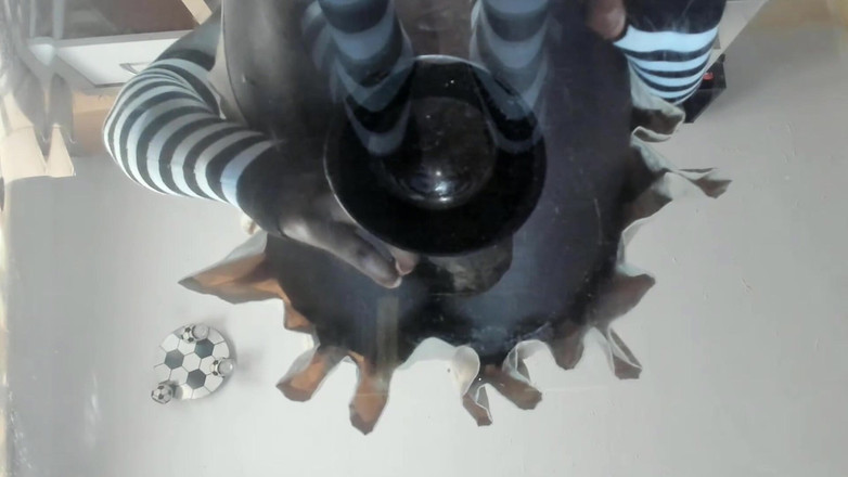 FataleFemboy: Từ dưới xuống