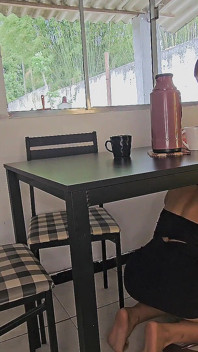 Sexo Arriesgado Con La Amiga De La Esposa Mientras Ella Está En La Ducha