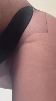 스타킹을 입은 여주인 Sofi POV 펨돔