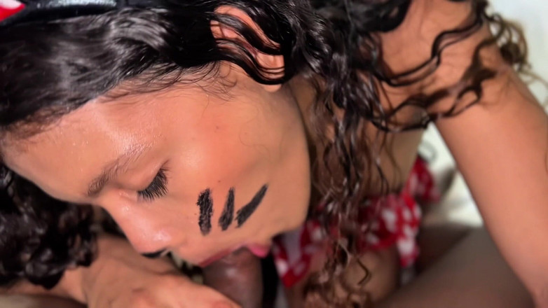 kafesexxx: Мінні Маус втекла з книги оповідань, щоб з'їсти член