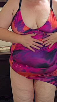 Dicker arsch, vollbusige MILF im Minikleid, blankziehen, fetter hintern