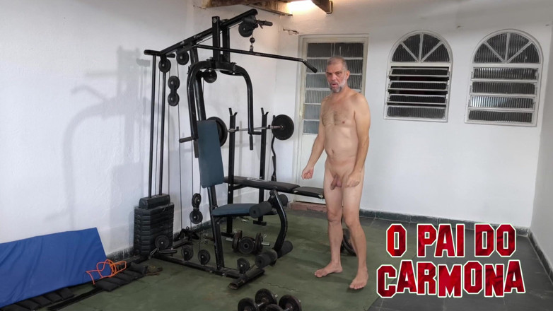 Carmona's father: Training nackt und Carmona sah
