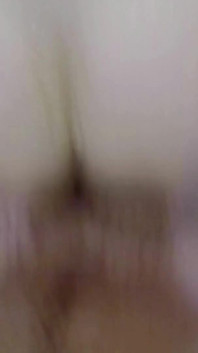 Sexe rapide dans la salle de bain