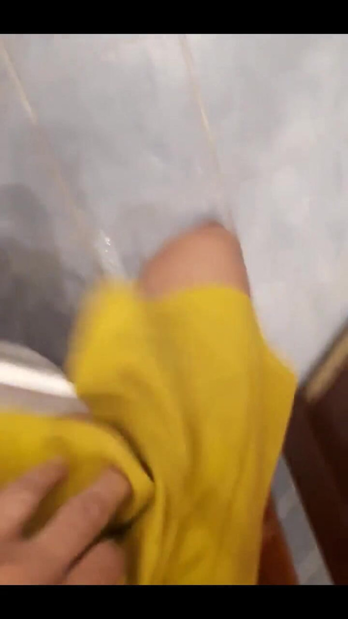 FrauleinP: Non ho avuto la possibilità di pisciare oggi quindi imy...