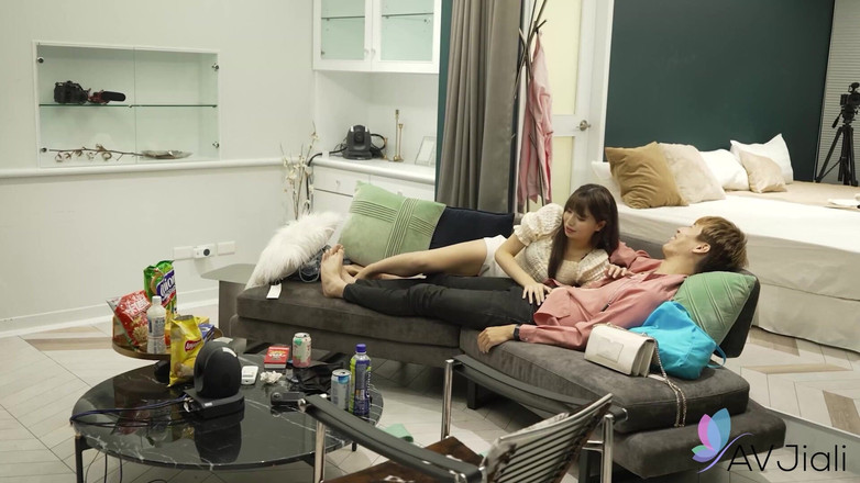 AV Jiali: 보지가 너무 꽉 조이기 때문에 24시간 섹스에 도전하는 Ranako