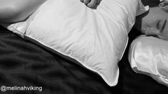 Melinah Viking: Permainan satin fetish kaki