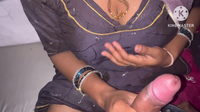 Indianbhabhi141: Indianca Bahu este futută în pizda ei strâmtă