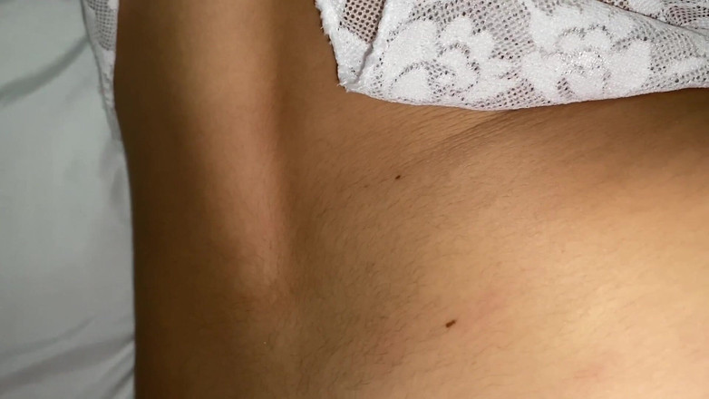 Yohamedi: Moja przyrodnia siostra pozwala mi uprawiać seks z nią, ale...