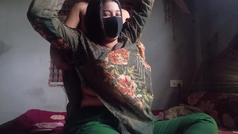 Taniyaxx: बांग्ला xx की वीडियो रिकॉर्डिंग