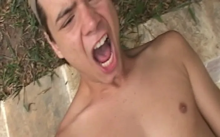 Just X Gays amateur porn: Poolside Pleasures