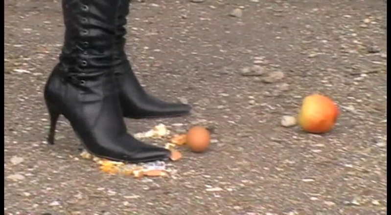 Foot Girls: Crushing food outdoors with my high heels