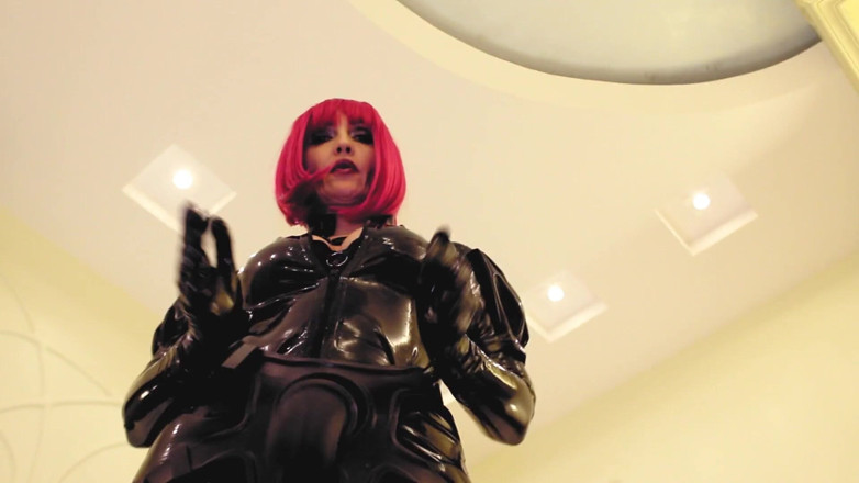 Eva Latexxx: Strapon fetish latex.Mistress Eva Latex solo milf pink hair