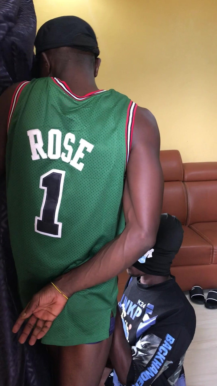 The dan: Трахнул мою уборщицу в переднем крыльце, эпизод 1