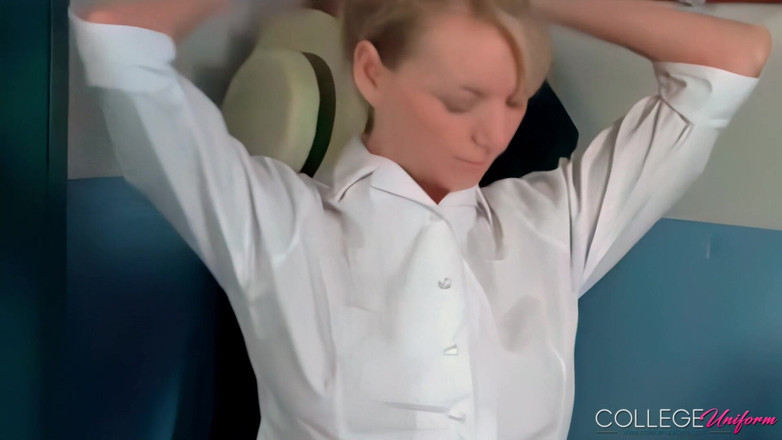 College Uniform: Oblékání s Hayley-Marie