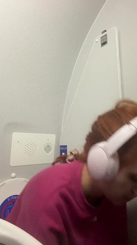 Faccio Pipì Nel Bagno Dell'aereo!
