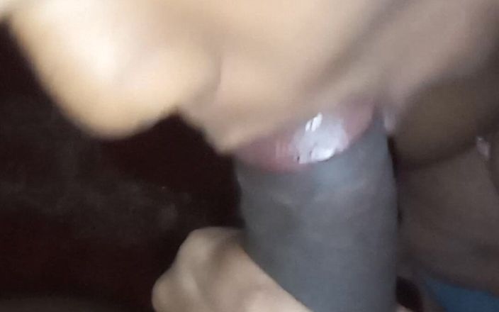 madusanka115: Ma copine se fait baiser les seins