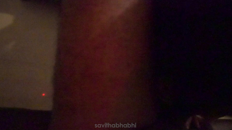 savithabhabhi: Aféra desi přítelkyně s