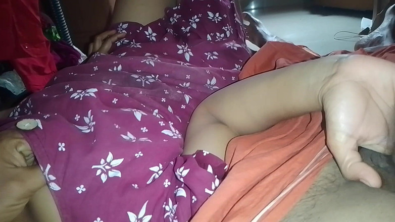 Skydreem1104: Tamil Housewife's Breasts Are Massaged by Her Husband