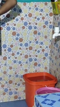 Ibu desa mesum sonali dientot sama kontol besar pria kulit hitam dan pria ini mengeksploitasi gadis tua india