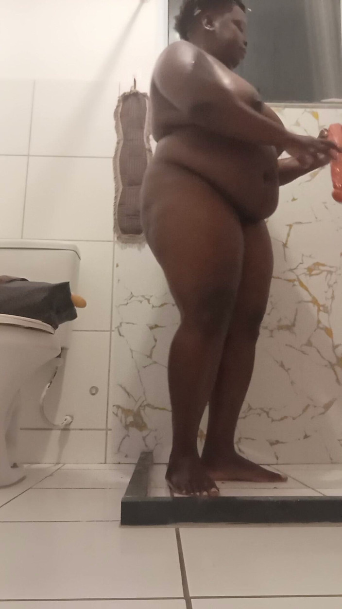 Adult-vids: A Nice Bath