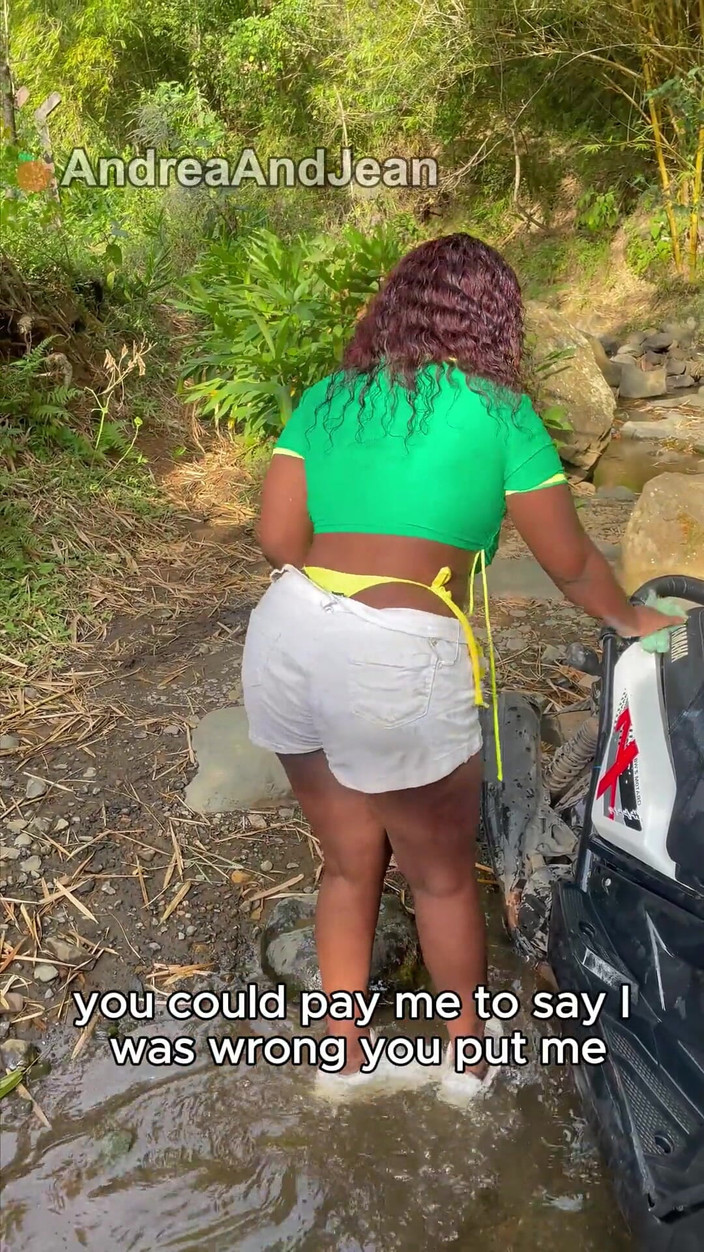 AndreaAndJean: J’aide un inconnu et elle voulait aller dans les bois...