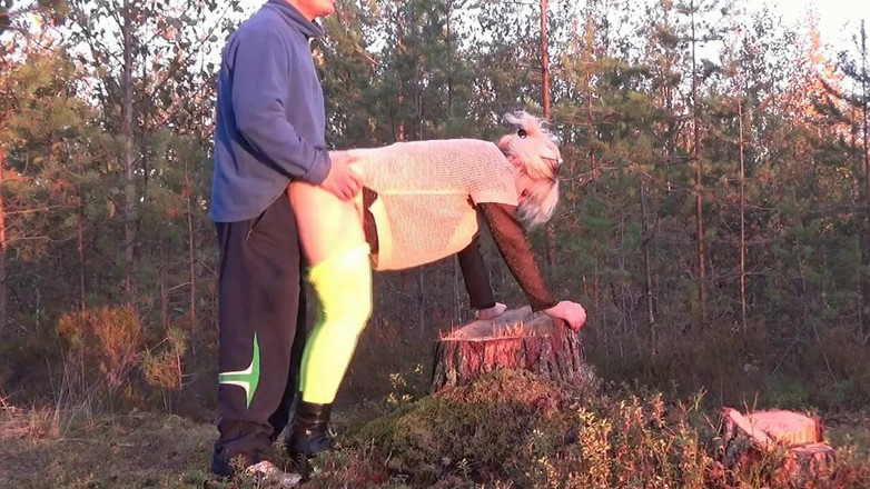 StrongSrg: 훌리건 시녀와 마을