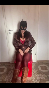 Bir zamanlar, her zaman kovboy kız olmak isteyen orta yaşlı seksi kadın vardı