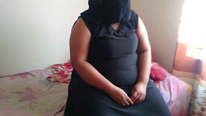 Aria Mia: India musulmana follada por hijastro cuando estaba sola en la...