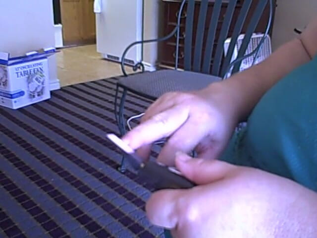 BBW nurse Vicki adventures with friends: Je file mes ongles et repousse les cuticules