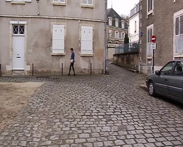 Filles Francaises: Зв'язану французьку повію жорстко відтрахали збуджена доміна і великий страпон
