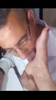 Student Provoses Teacher