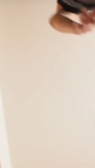 Mayumi Kanzaki: Wearing Pantyhose Directly, Low Angle