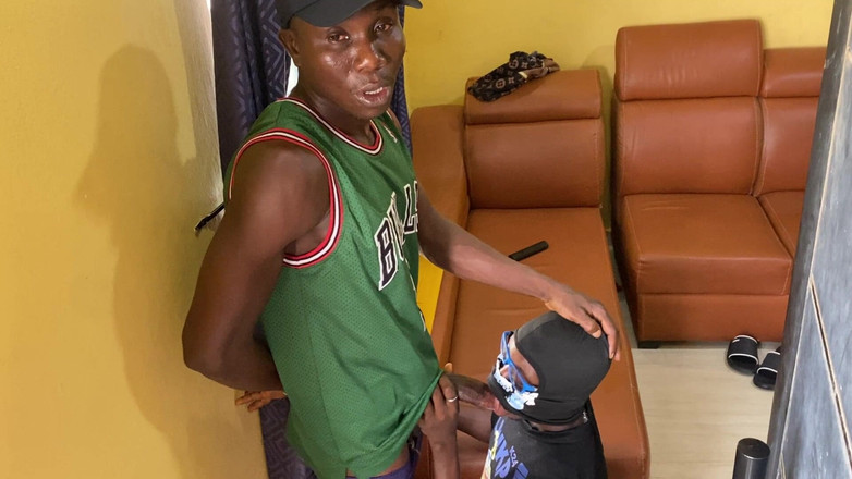 Bolatheboss: J’ai baisé ma demi-sœur désobéissante pour lui donner une leçon