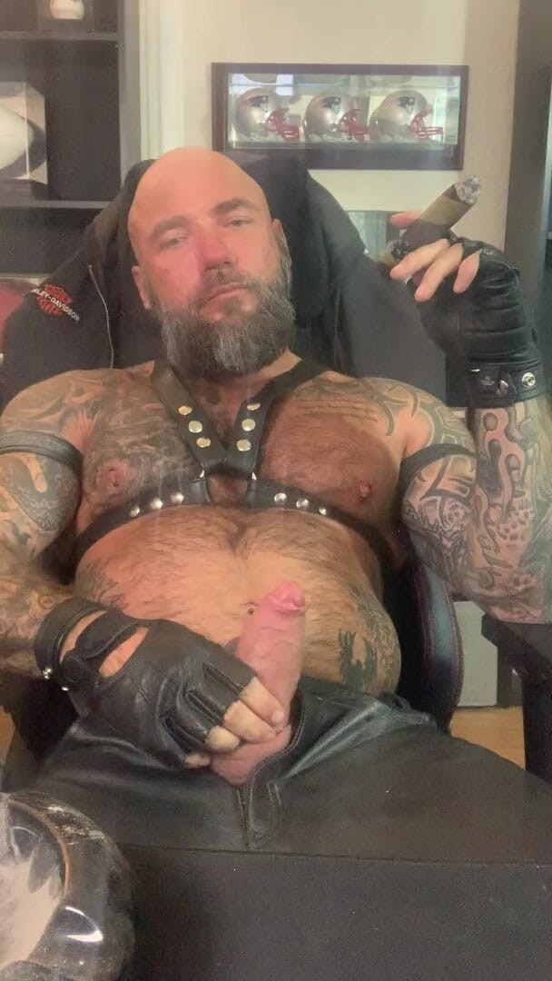 MasculineJason - Jason Collins: Cigar Smoking in Leather!