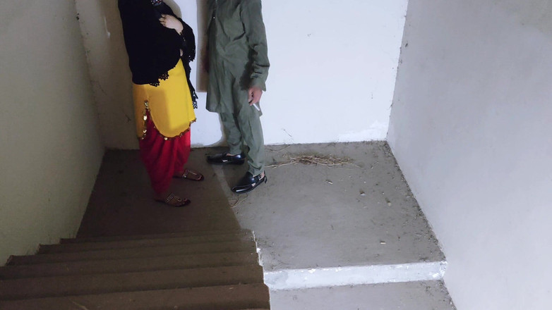 Faryal: カーラのガールフレンドを誘惑して彼女と別れる