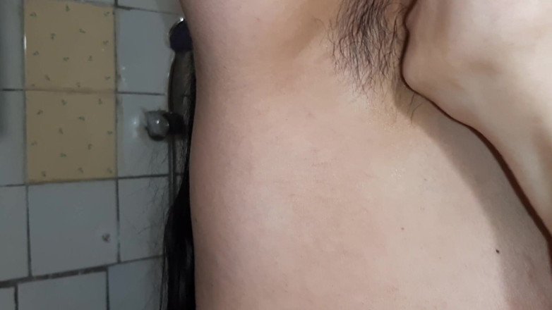 Lesbian-illusion: Я трахнул ей в рот, а затем она вылизала мою киску, соски и подмышки - Lesbian-Illusion