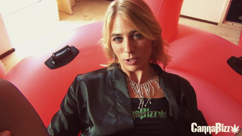 Cumbizz: Dutch Blondes Takes BBC on 420day