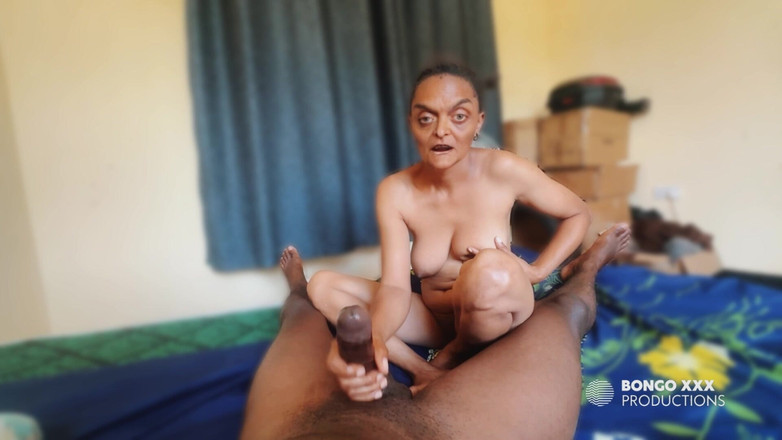 BongoXXX: Bunicuța mea are rezistență Prea, jocul ei nu este din...