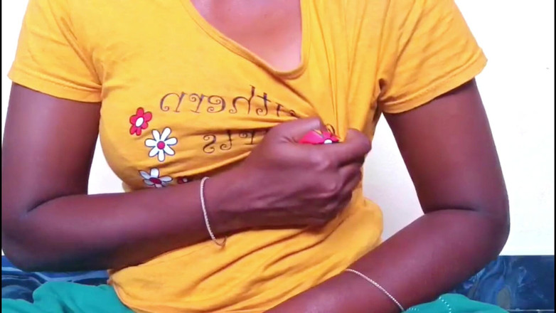 Ammukutty88: Ammu Yellow T-shirt Usuń masaż piersi.