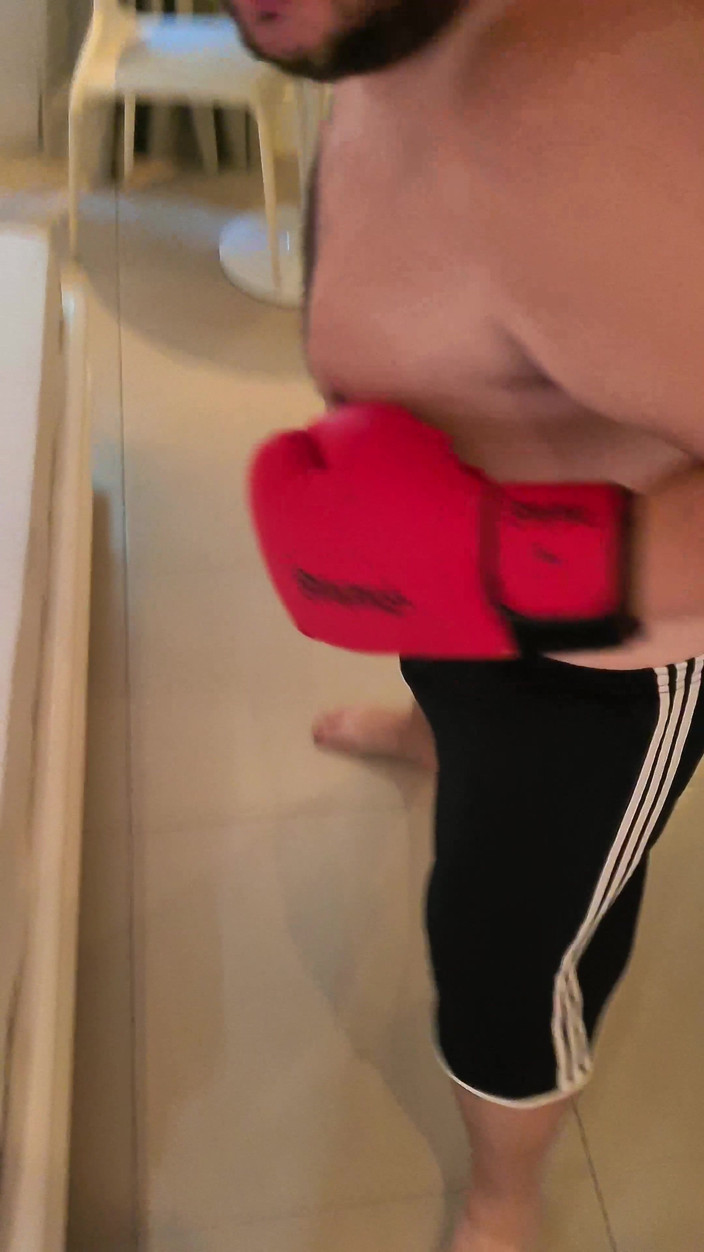 Punchbagplz: (Vedere la persoana 1) Urs boxer dominându-te