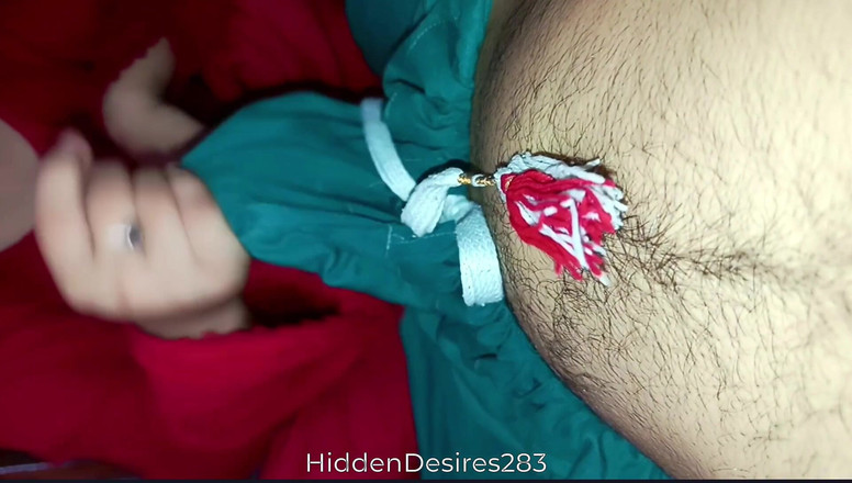 Desiwife: Bini seksi saya seronok dengan batang besar saya bermain handjob
