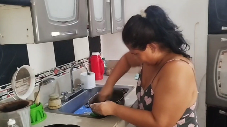 Adribella69: Contraté a Esta Empleada Doméstica, Entró Con Esos Pantalones Cortos...