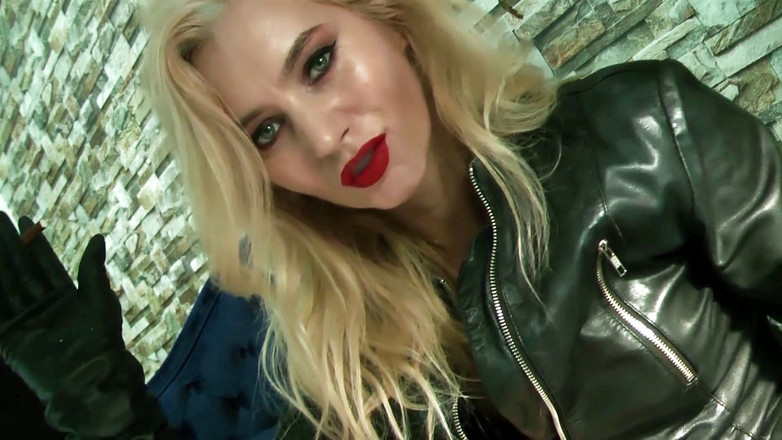 Goddess Celine: Di3 voor Poesje