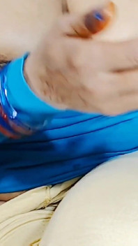 laiv vidiyo kol par kaimagarl stan aur choot dikha rahi hai