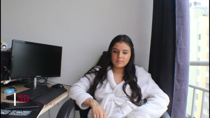 MelanieCaceres: Moje nevlastní sestra ukazuje celou univerzitu, že není lesbička - Melaniec - porno...