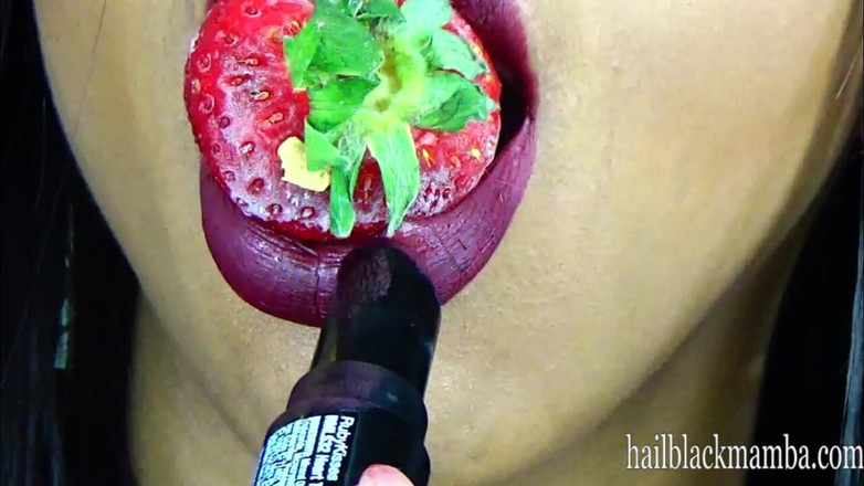 VeryCruelAspen: Queen Black mamba: fragola provocante 720p