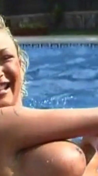 Sexy Video: Delfynn Delage Pool Mo 02