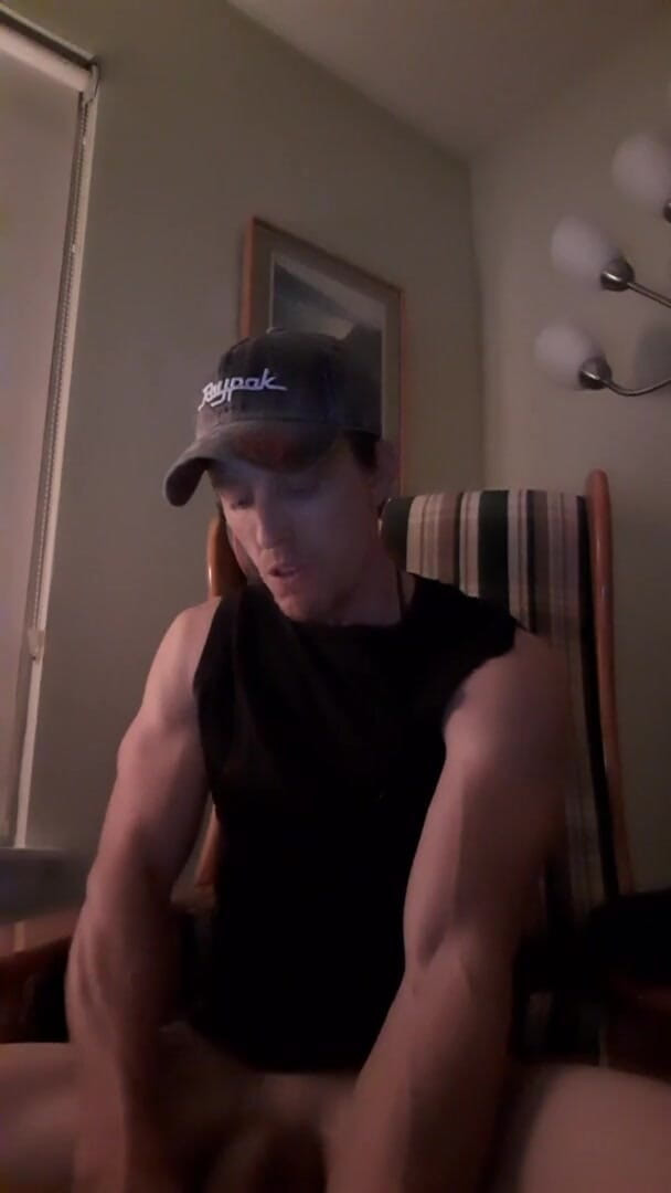 AlphaCathexis: Очі мускулистого хлопця відкочуються, коли він кінчає