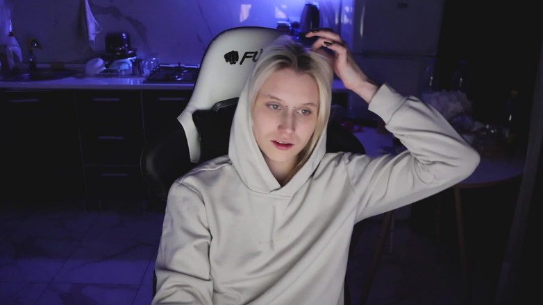 MertyXXX: Ik Ben Mijn Asbak Thuis Kwijtgeraakt