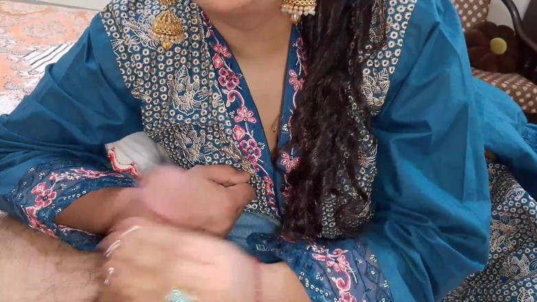 QueenbeautyQB: Video gadis imut lagi mesra-mesraan